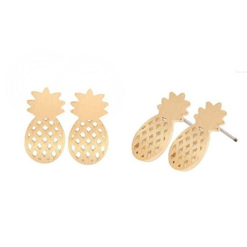 🍍Adorable Gold Pineapple Stud Earrings🍍 - Picture 5 of 6